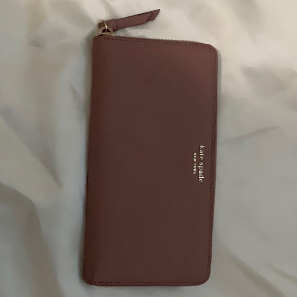 Kate Spade zippered wallet